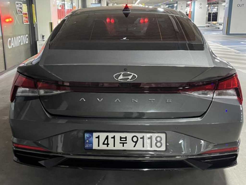 HYUNDAI Avante - Vista 12
