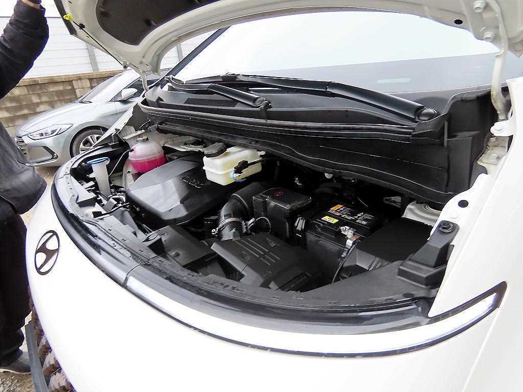 HYUNDAI Staria 2025 Blanco - Importación desde Corea - HF Imports Iquique - Foto 19