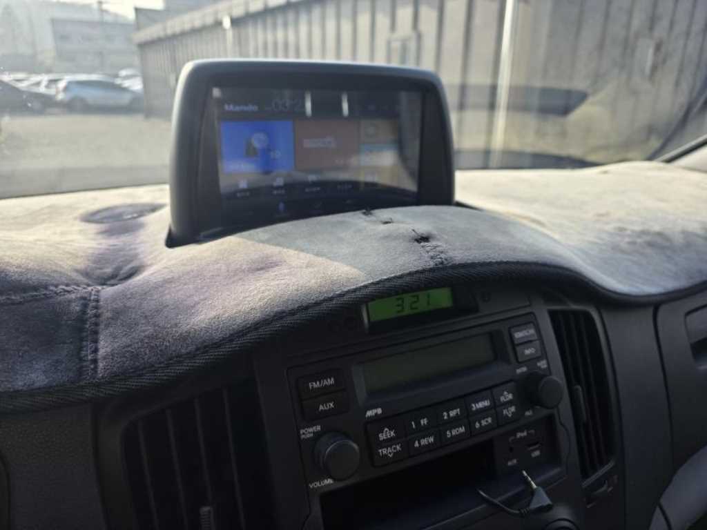 HYUNDAI Starex - Vista 10