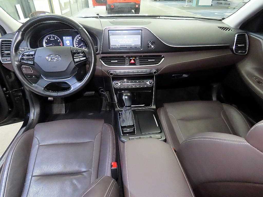 HYUNDAI Grandeur - Vista 10