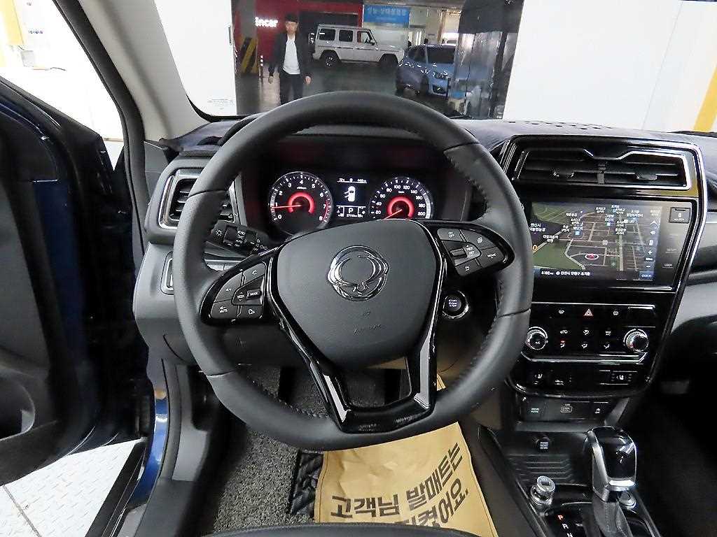 Ssangyong Tivoli - Vista 9
