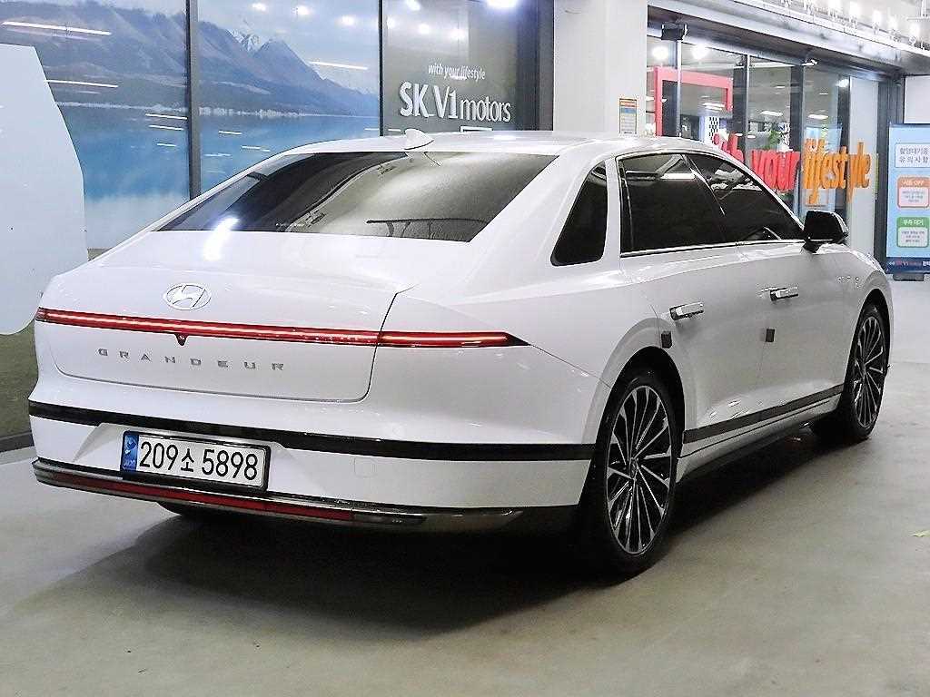 HYUNDAI Grandeur - Vista 5