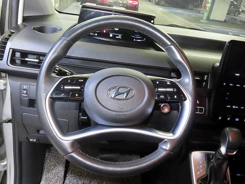 HYUNDAI Staria - Vista 8