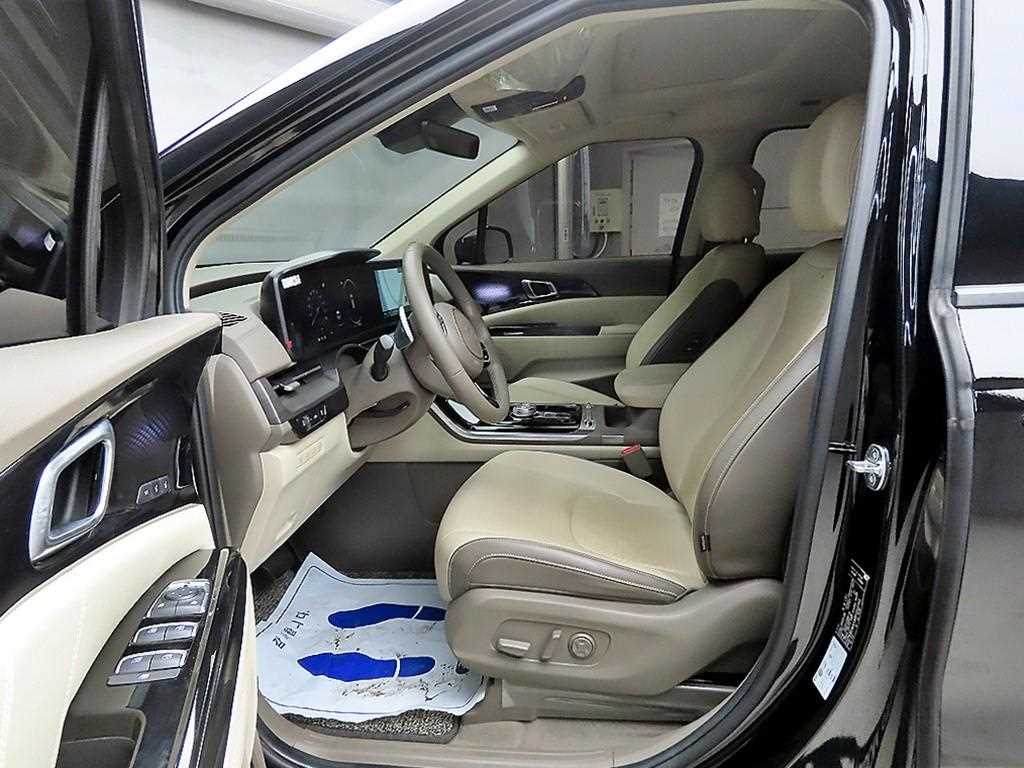 KIA Carnival - Vista 5