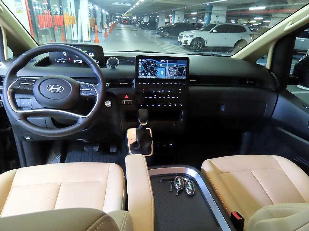 HYUNDAI Staria - Vista 10