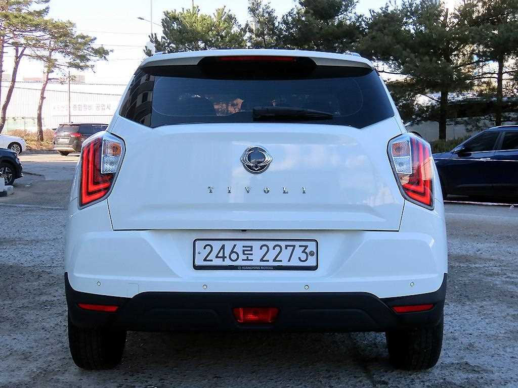 Ssangyong Tivoli - Vista 4