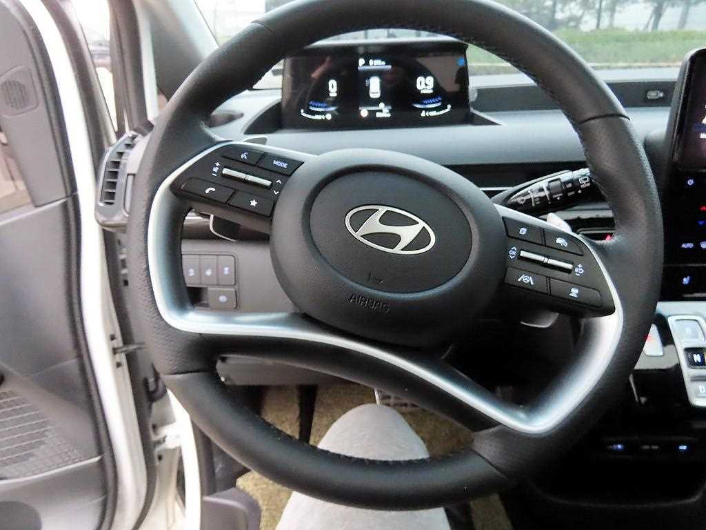 HYUNDAI Staria - Vista 9