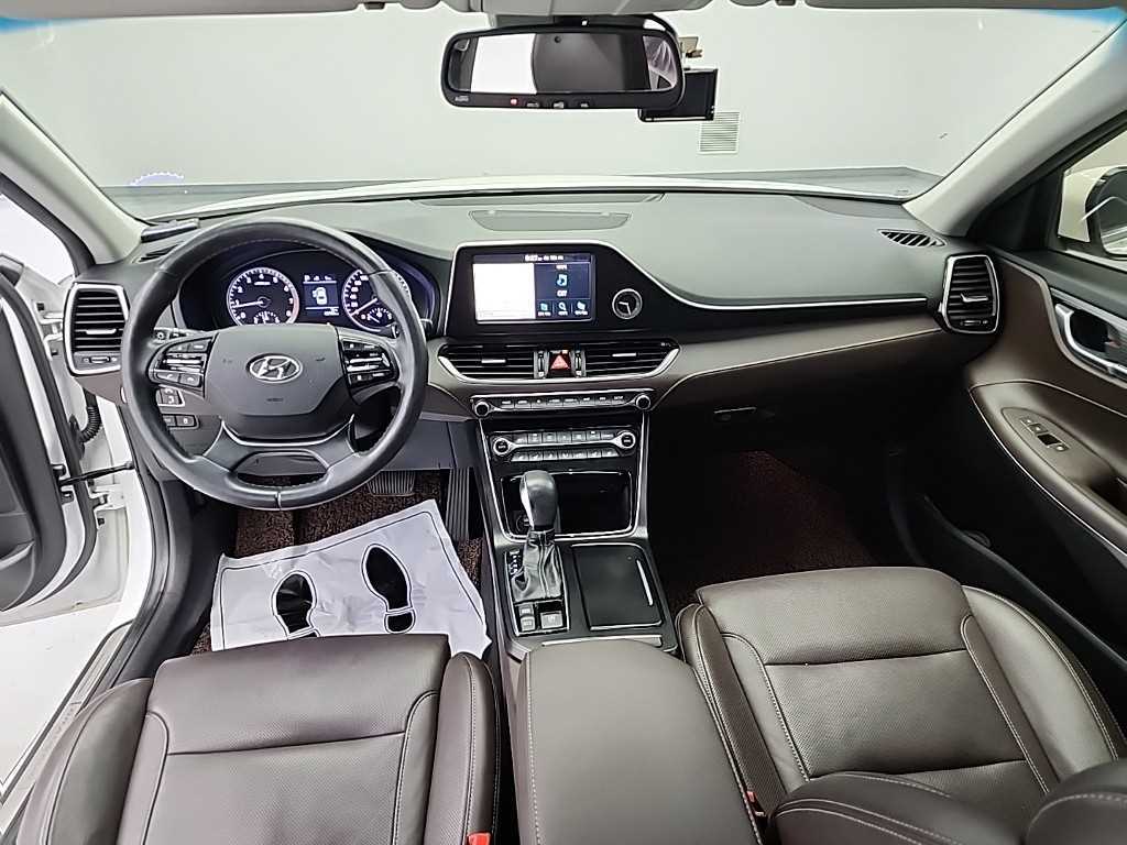 HYUNDAI Grandeur - Vista 7