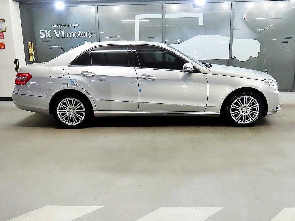 Mercedes Benz E class - Vista 3