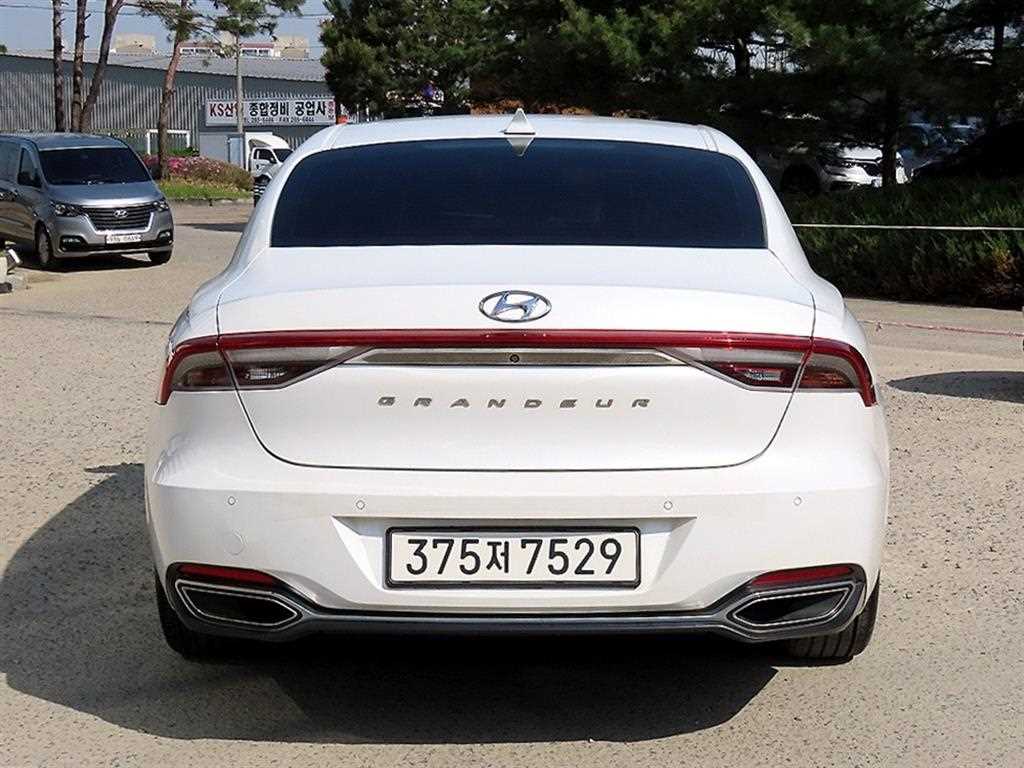 HYUNDAI Grandeur - Vista 4