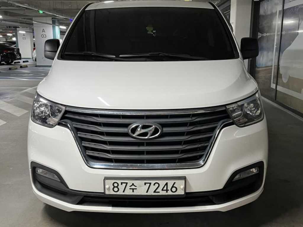 HYUNDAI Starex - Vista 2