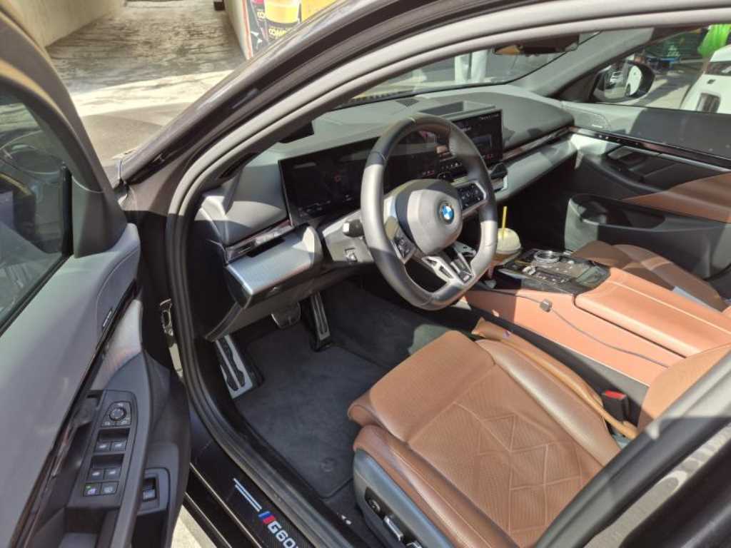 BMW 5 Series - Vista 4