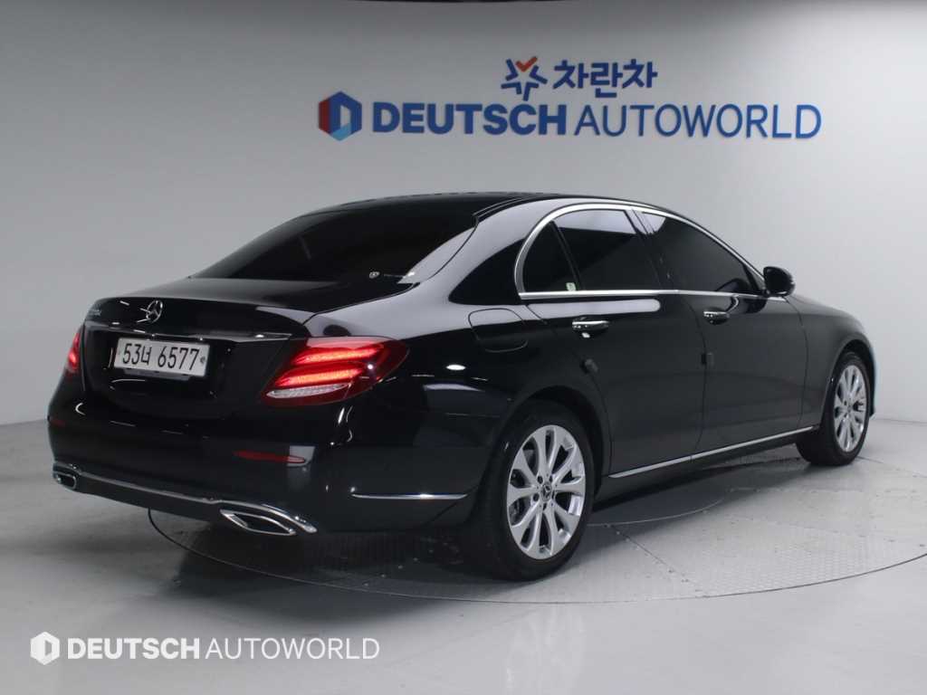 Mercedes Benz E class - Vista 2