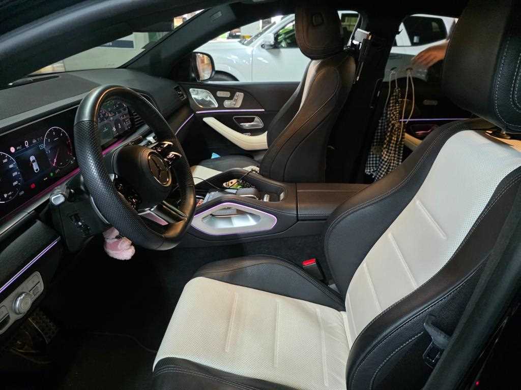 Mercedes Benz GLE Class - Vista 8