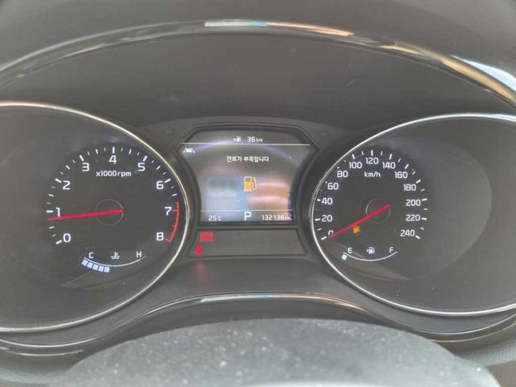 KIA Carnival - Vista 7