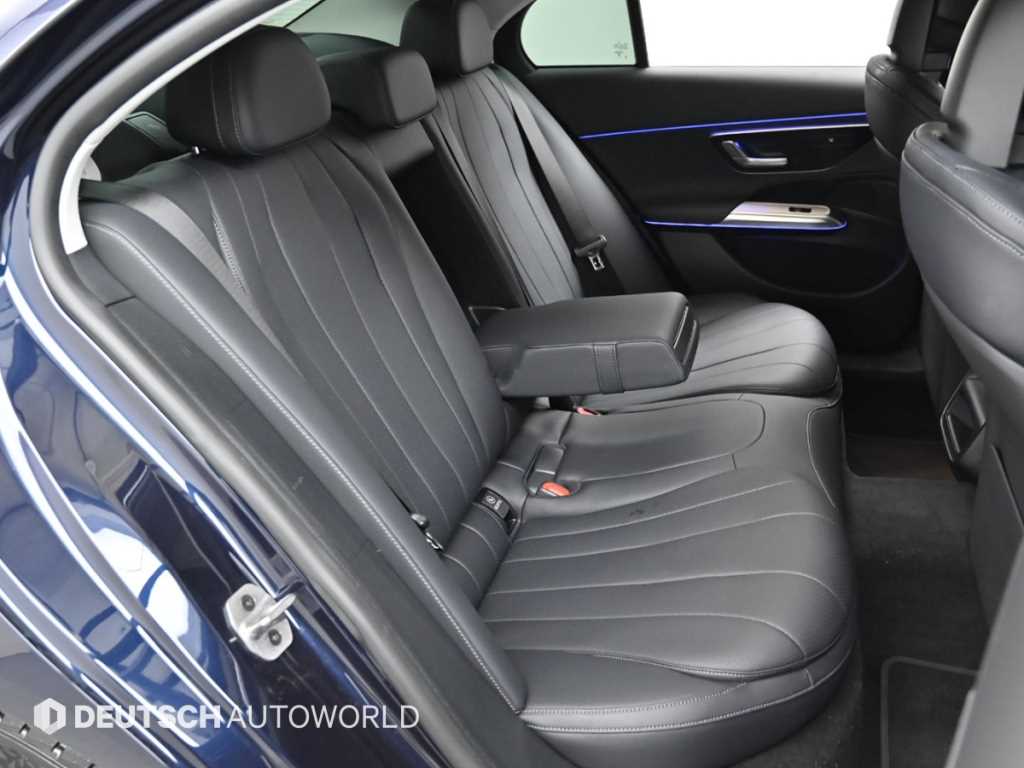 Mercedes Benz E class - Vista 12