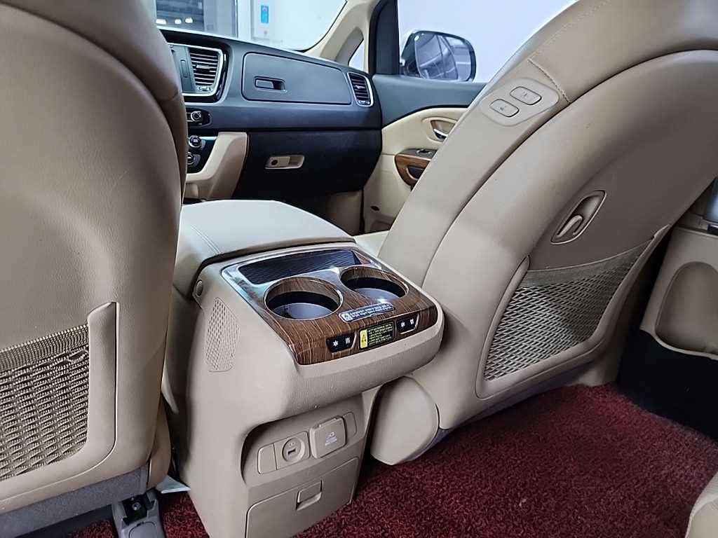 KIA Carnival 2016 Blanco - Importación desde Corea - HF Imports Iquique - Foto 13