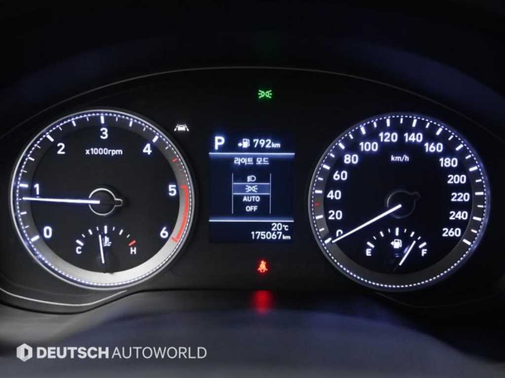 HYUNDAI Grandeur - Vista 8