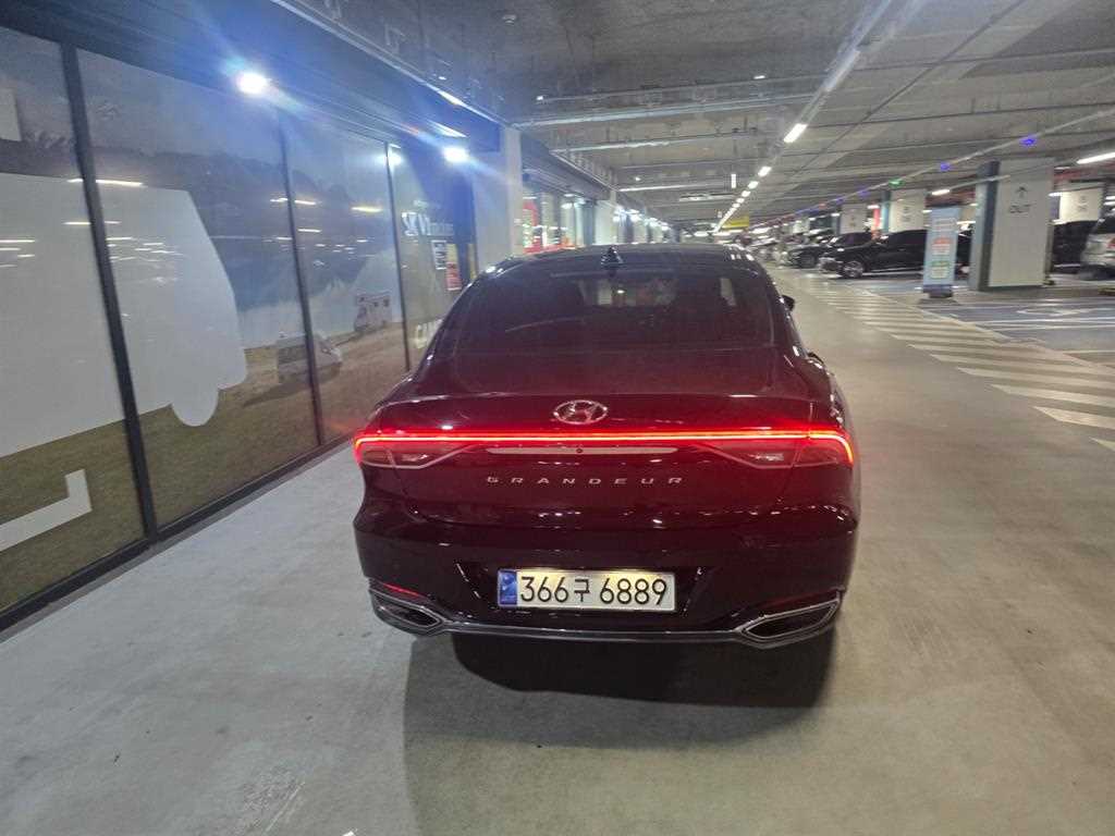 HYUNDAI Grandeur - Vista 3