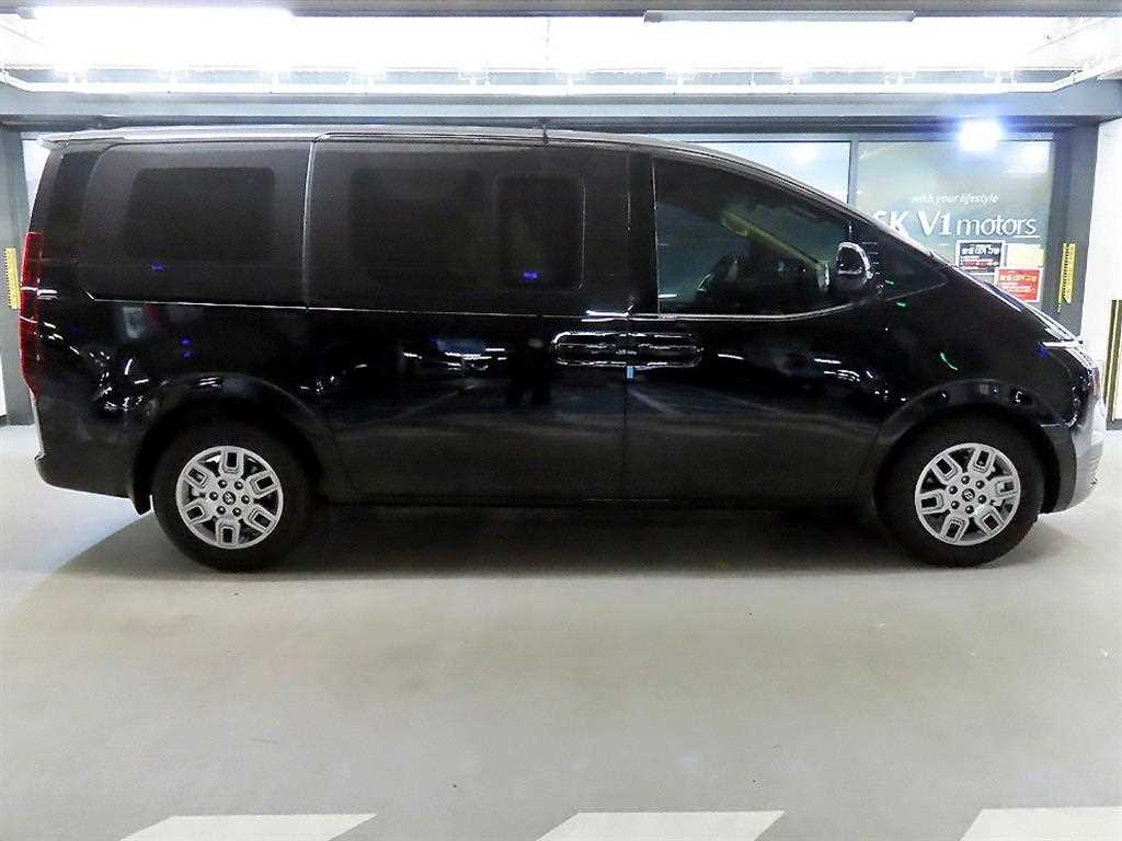 HYUNDAI Staria - Vista 3
