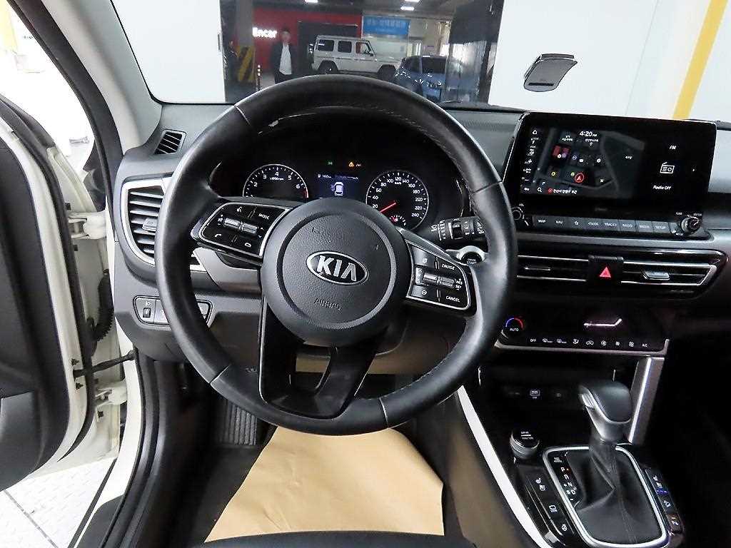 KIA Seltos - Vista 9