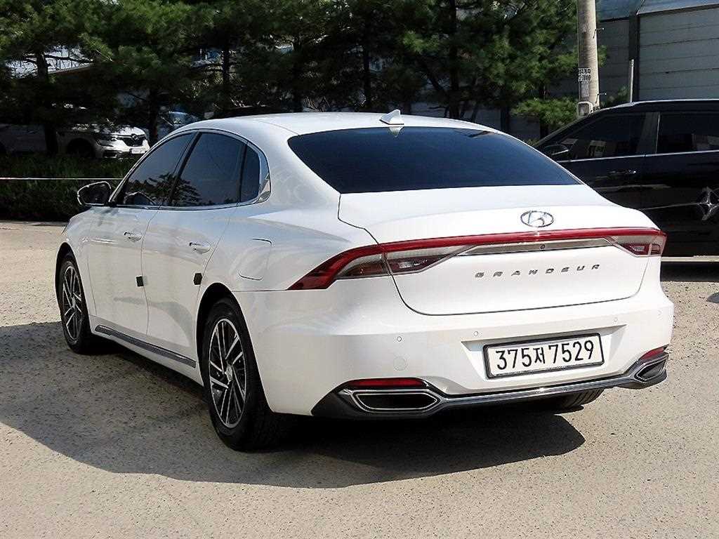 HYUNDAI Grandeur - Vista 3