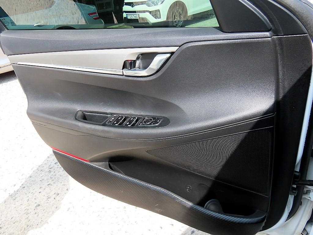 HYUNDAI Grandeur - Vista 11