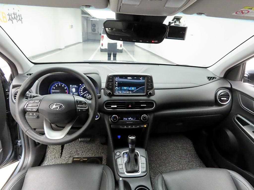 HYUNDAI Kona - Vista 7