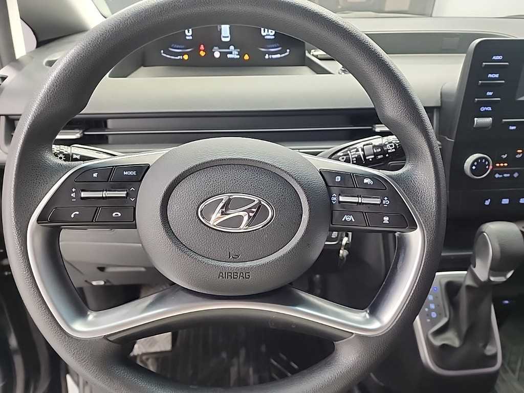 HYUNDAI Staria - Vista 9