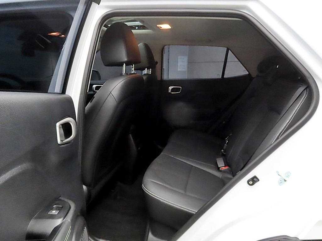 HYUNDAI Venue - Vista 6