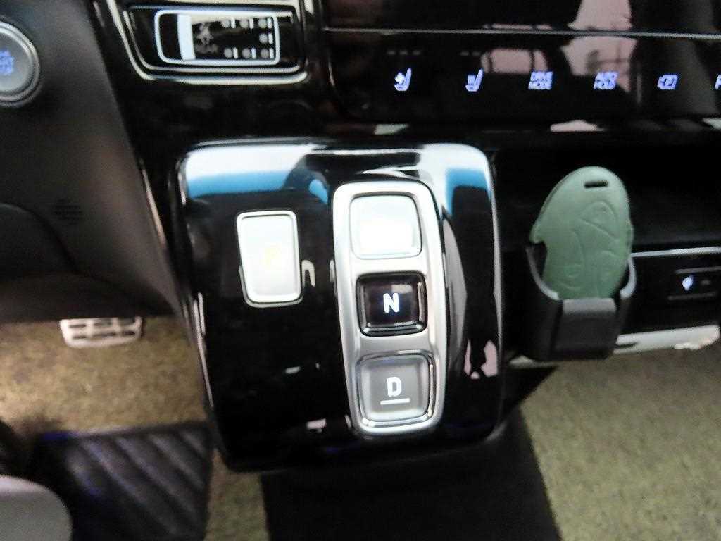 HYUNDAI Staria - Vista 11