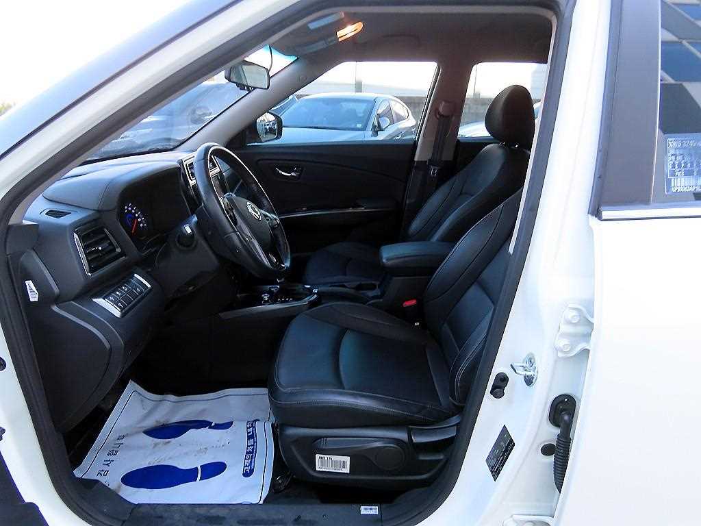 Ssangyong Tivoli - Vista 5