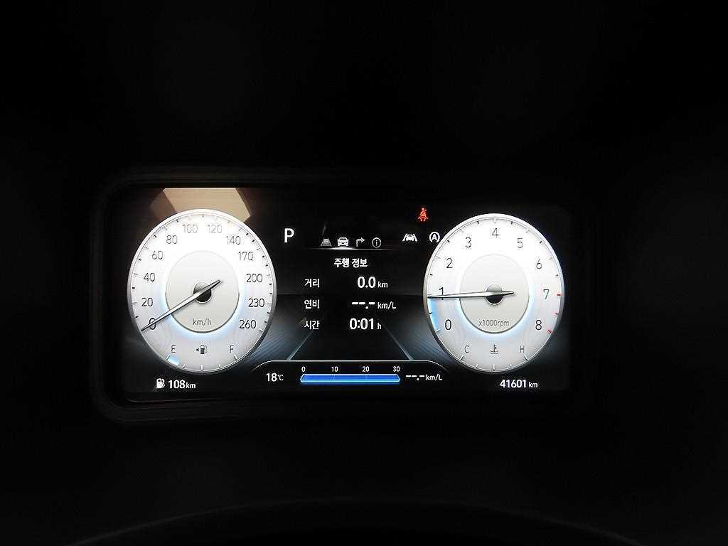 HYUNDAI Kona - Vista 6