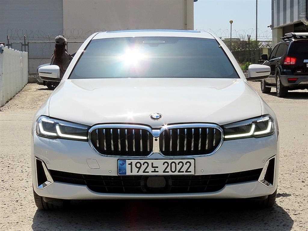 BMW 5 Series 2023 Blanco - Importación desde Corea - HF Imports Iquique - Foto 1