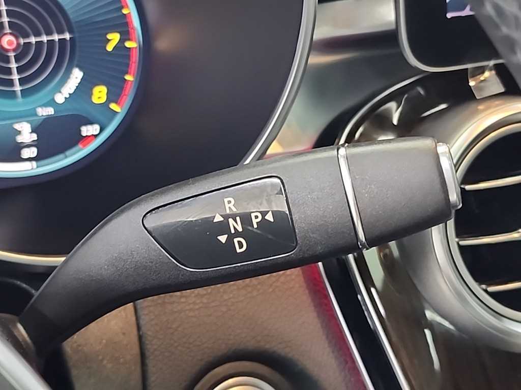 Mercedes Benz GLC Class - Vista 8