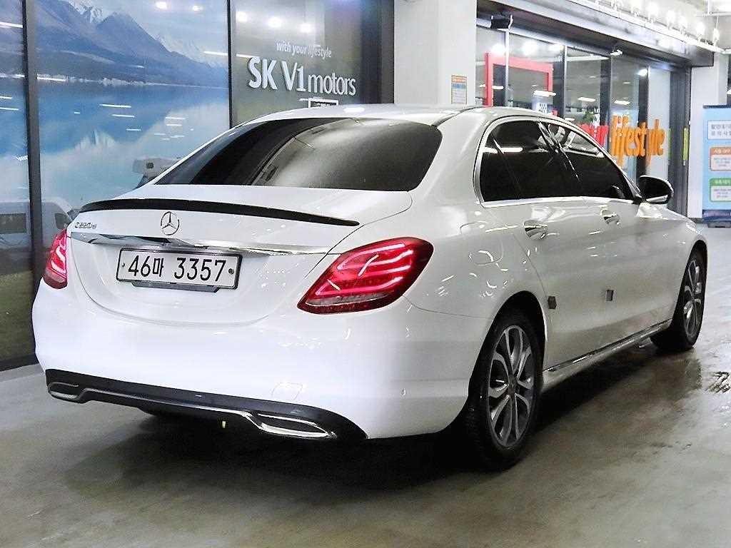 Mercedes Benz C Class - Vista 4