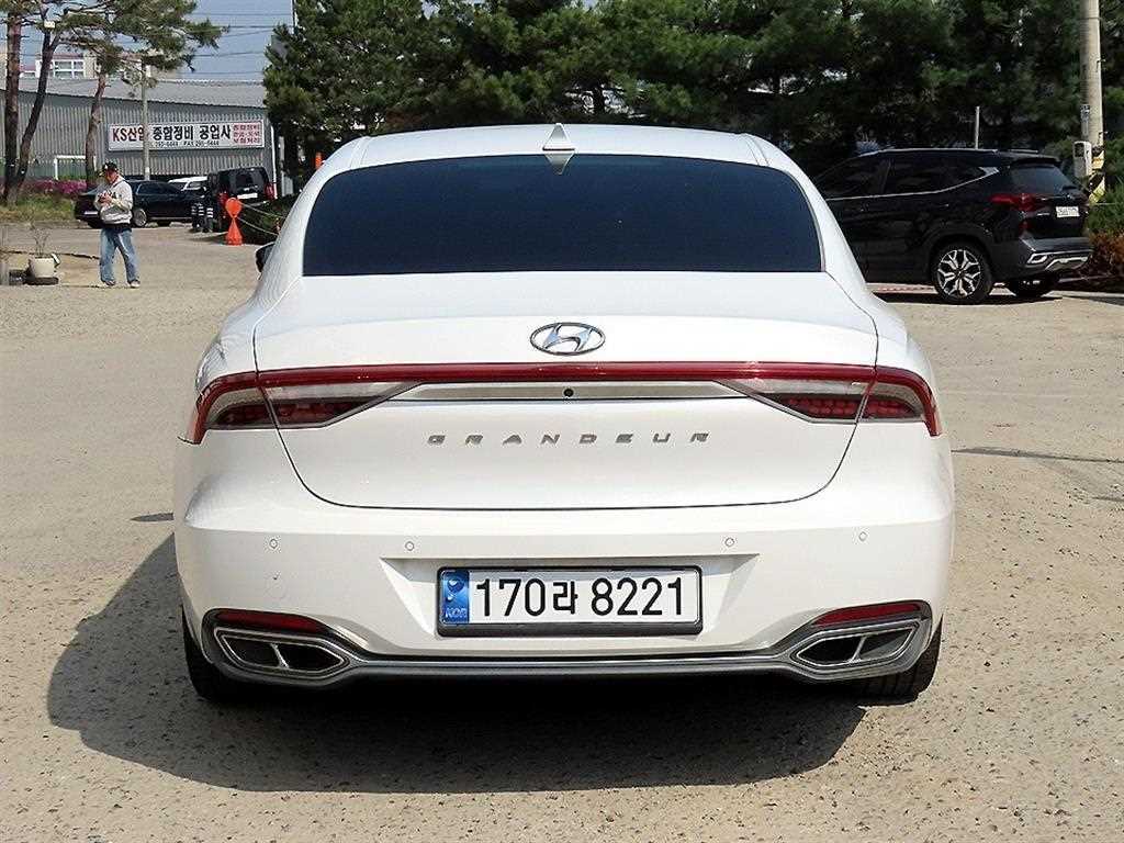 HYUNDAI Grandeur - Vista 4