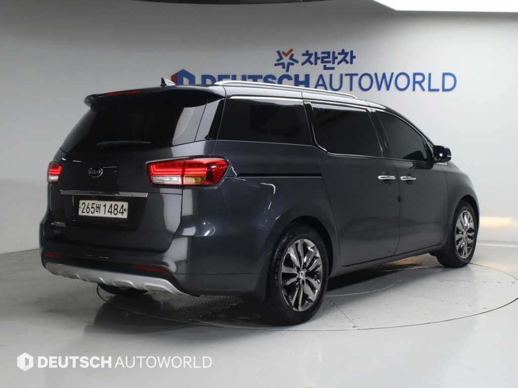 KIA Carnival - Vista 2