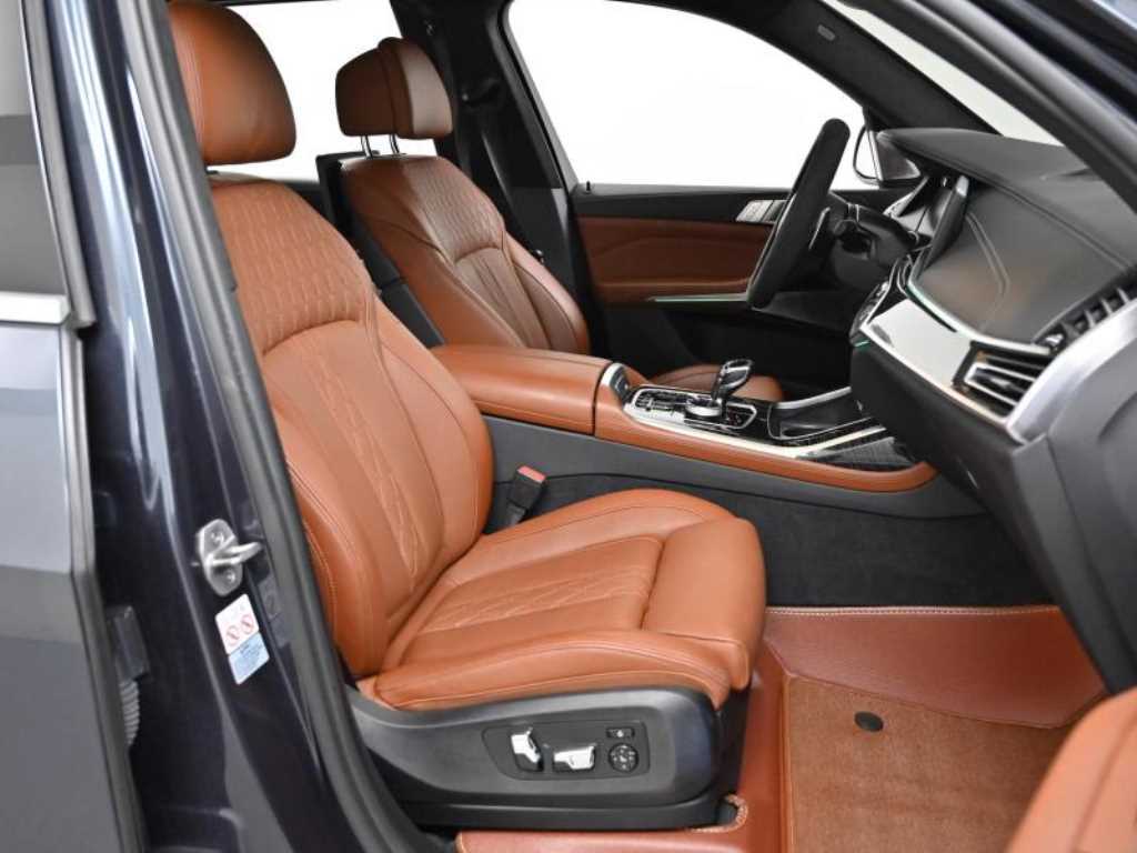 BMW X7 - Vista 10