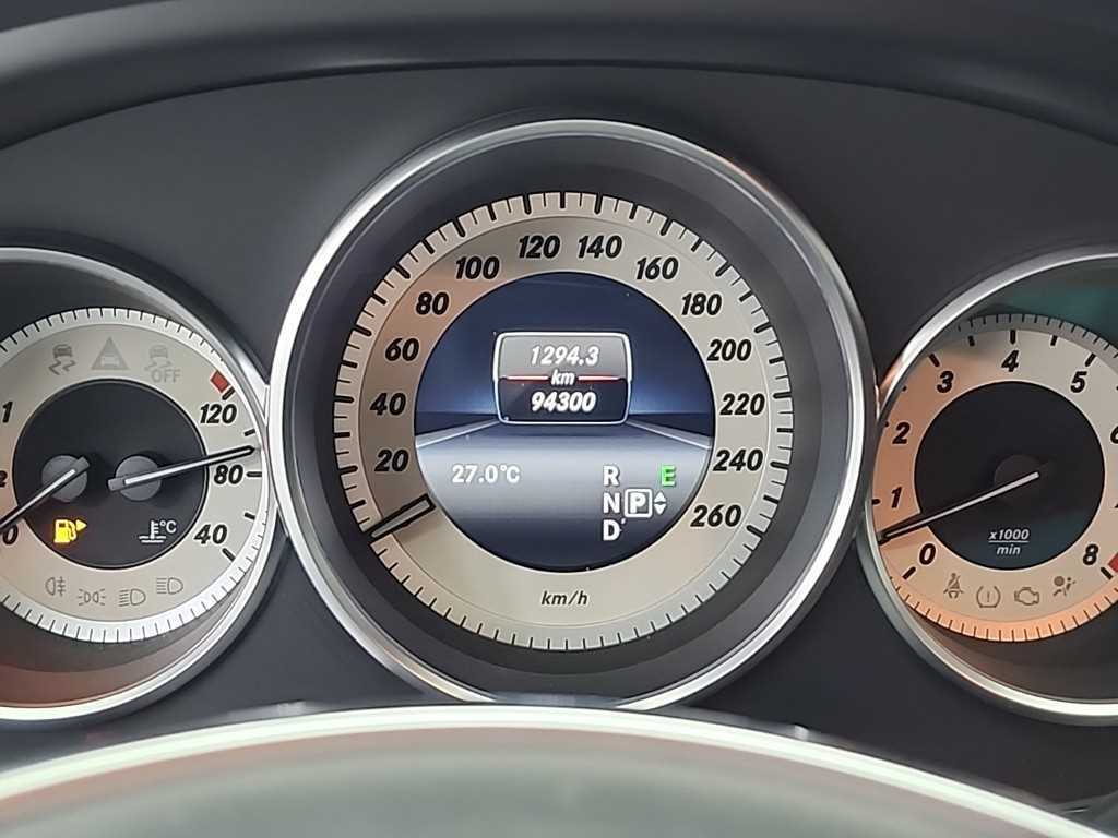 Mercedes Benz CLS Class - Vista 6