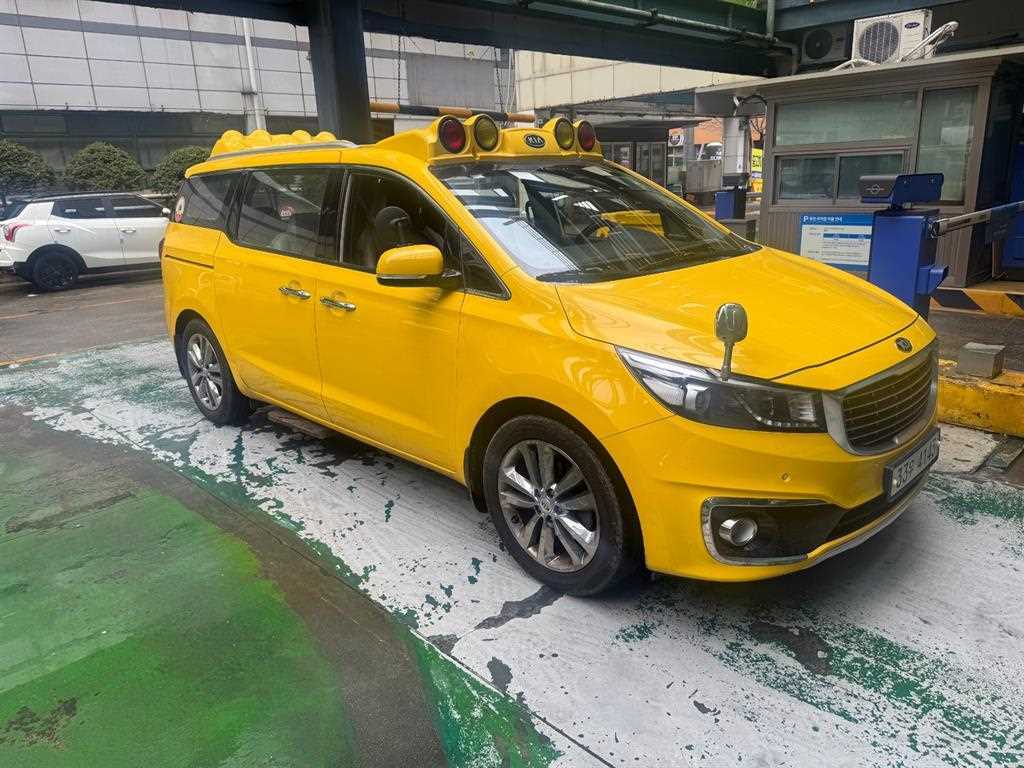 KIA Carnival - Vista 2