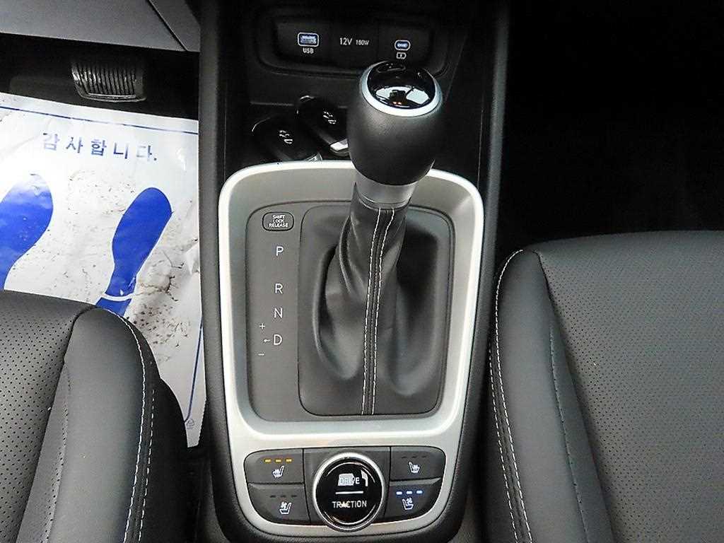 HYUNDAI Venue - Vista 10