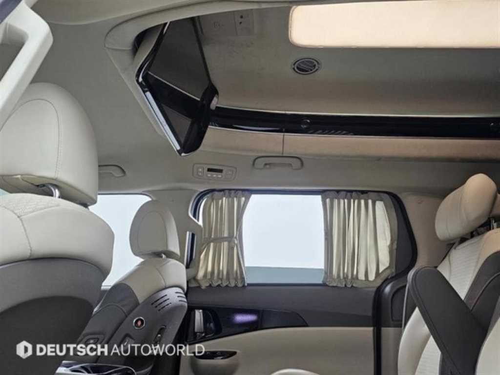 KIA Carnival - Vista 9