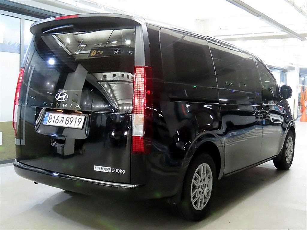 HYUNDAI Staria - Vista 4