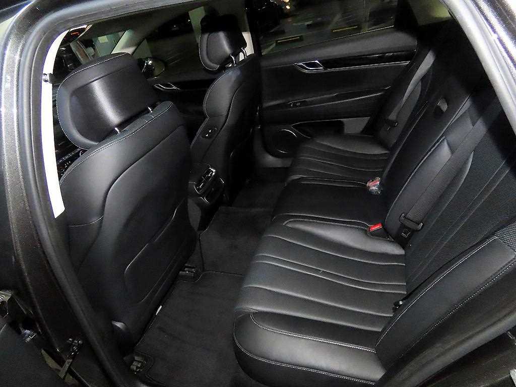 Genesis G80 - Vista 7