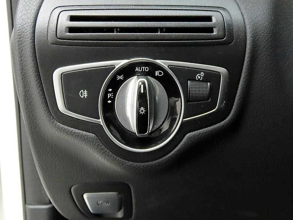 Mercedes Benz C Class - Vista 12