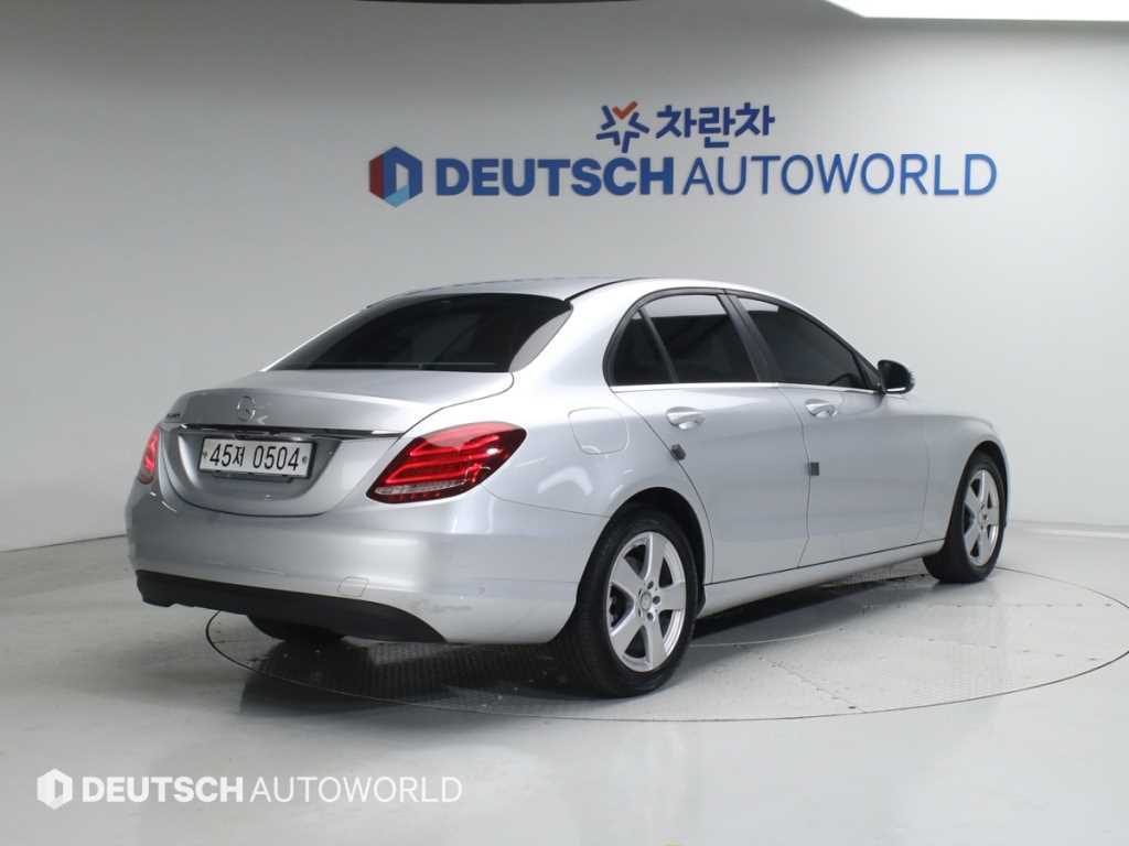 Mercedes Benz C Class - Vista 2