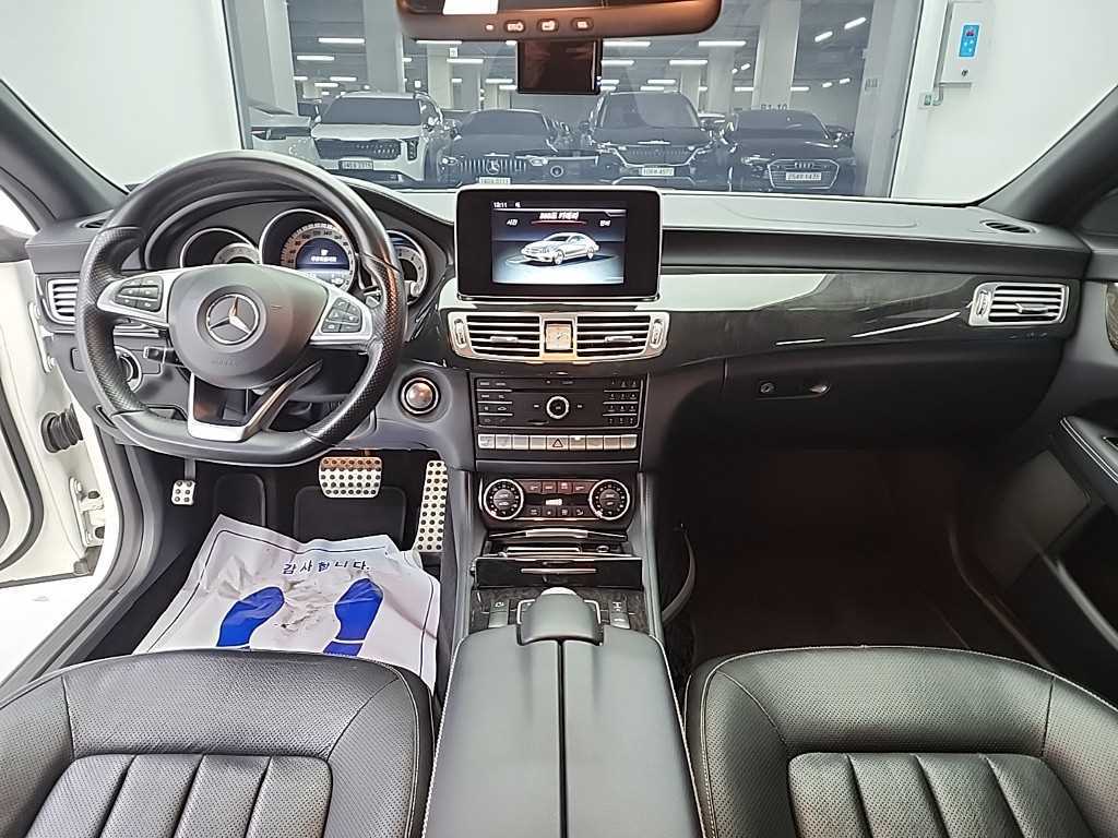 Mercedes Benz CLS Class - Vista 7