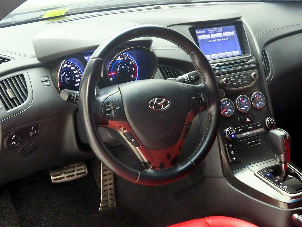 HYUNDAI Genesis - Vista 7