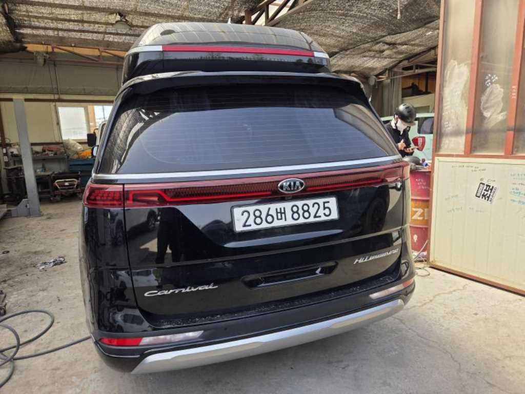 KIA Carnival 2021 Negro - Importación desde Corea - HF Imports Iquique - Foto 1